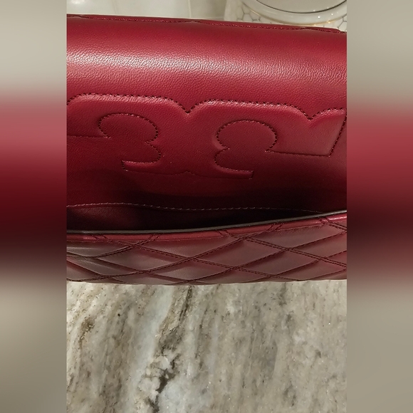 Tory Burch Savannah Convertible Shoulder Bag in Imperial Garnet - Picture 3 of 9